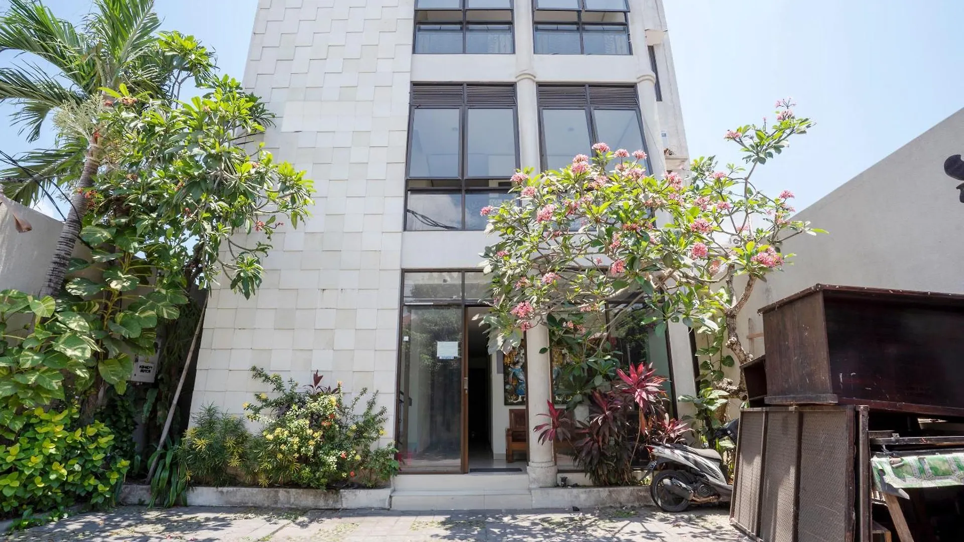 Oyo 482 Anika Guest House Kuta